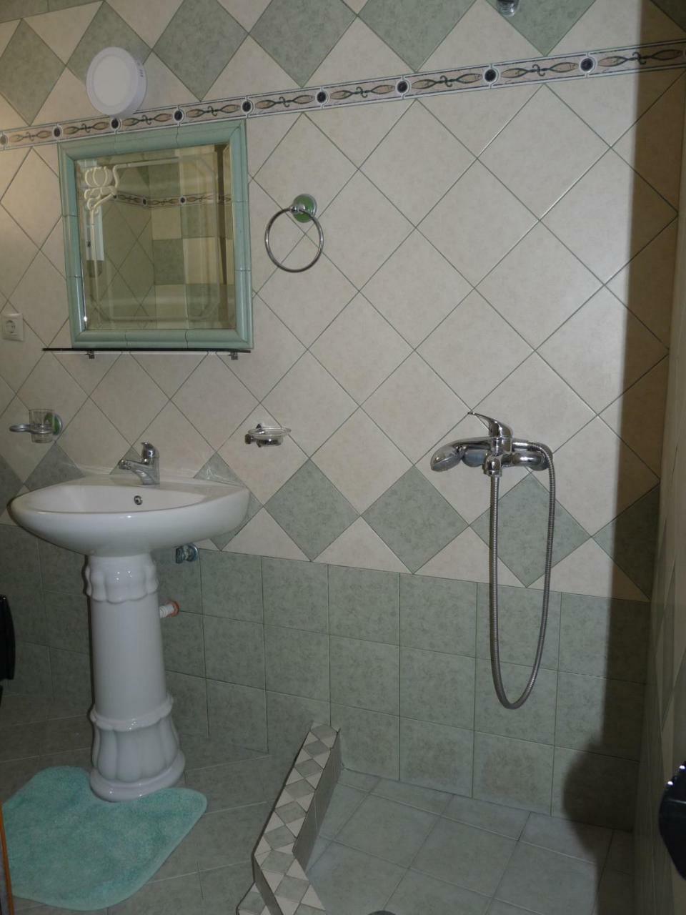 Dejvi Appartement *